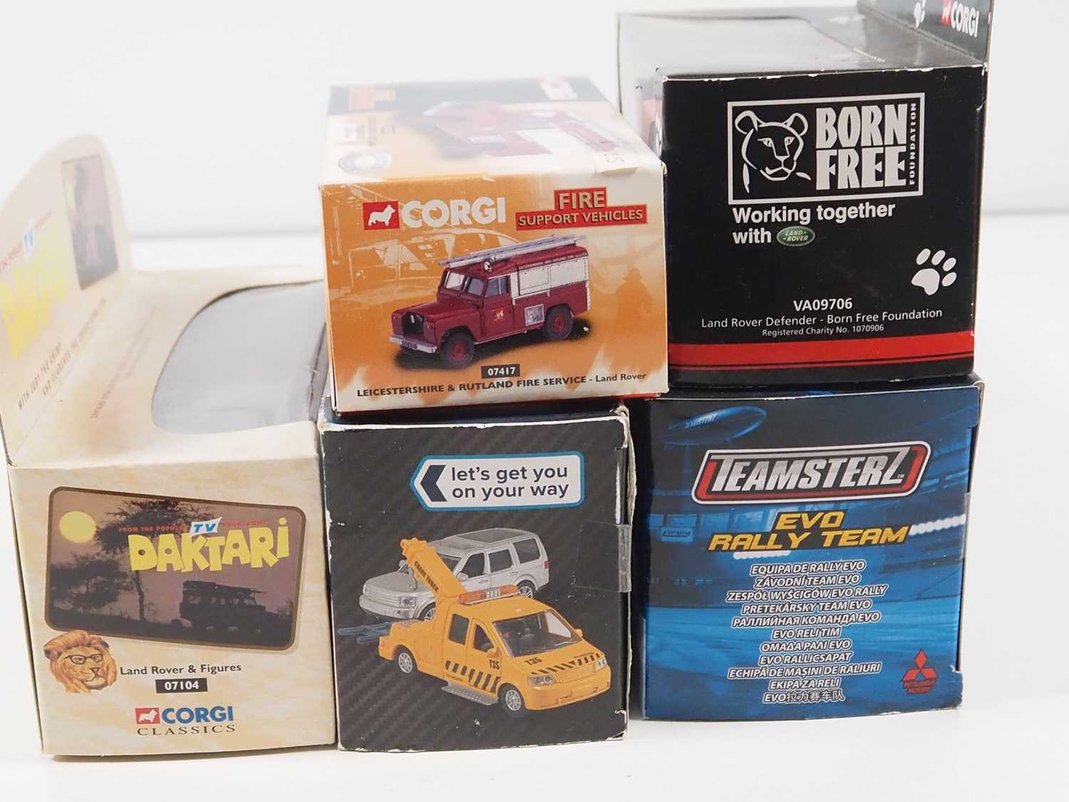 A tray of mixed scale diecast cars by BRITAINS, CORGI and others - VG in G/VG boxes (17) - Image 5 of 5