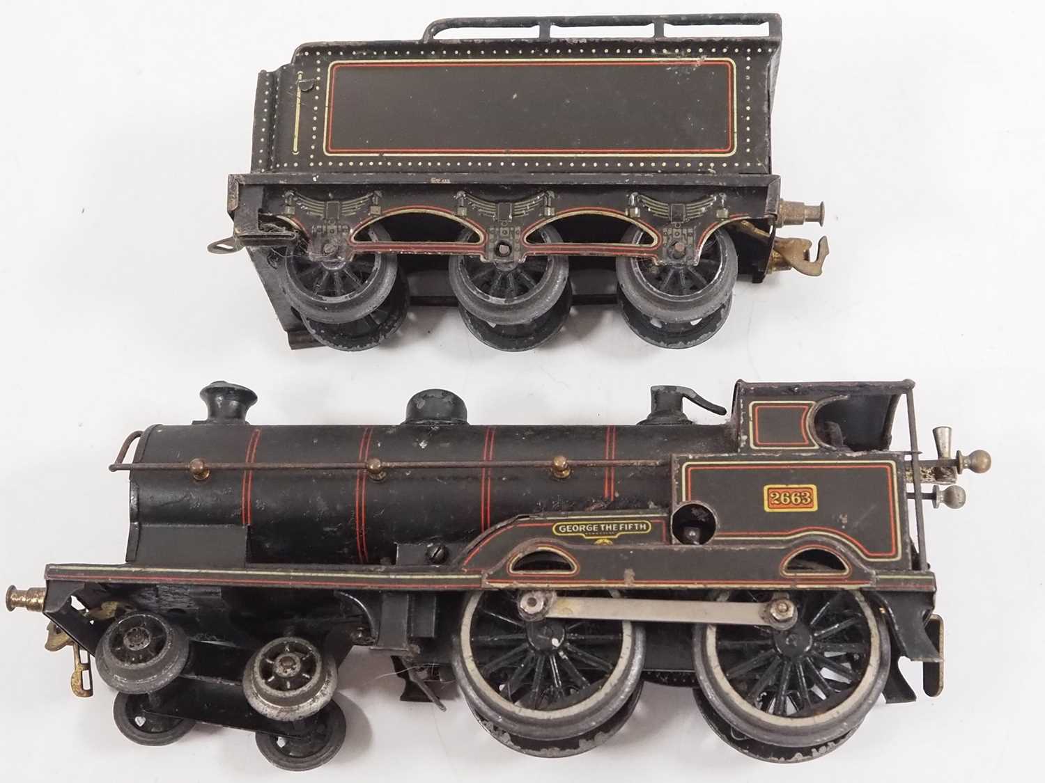 A BING O gauge clockwork 'George the Fifth' steam locomotive in black livery together with a small - Bild 5 aus 5