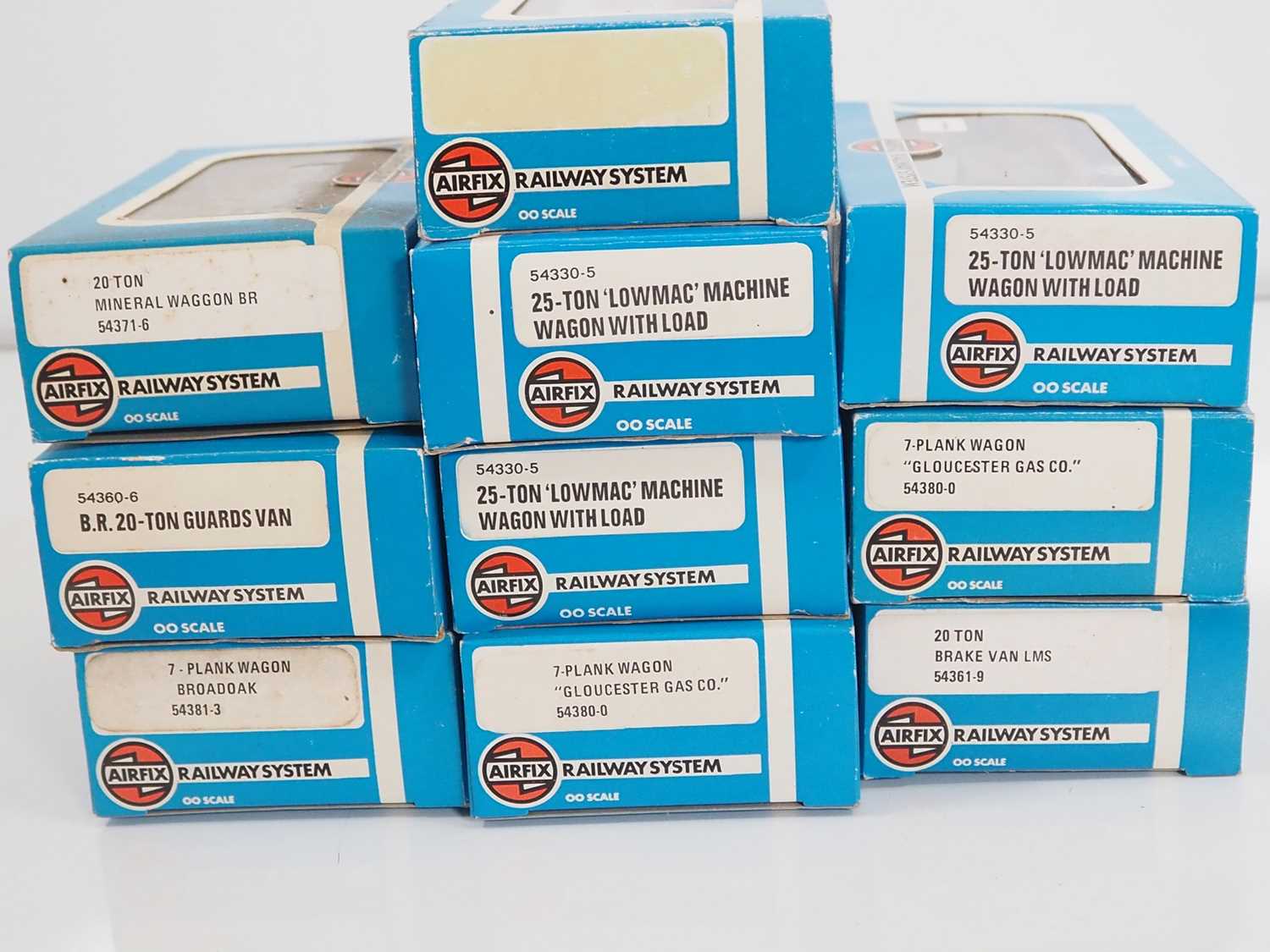 A large group of AIRFIX boxed OO gauge wagons of various types - VG in G/VG boxes (48) - Image 4 of 5