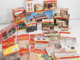 A group of HORNBY buildings and accessories including Skaledale examples, boxed or in original