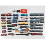 A group of mostly unboxed OO gauge rolling stock by HORNBY, LIMA and others - generally G (