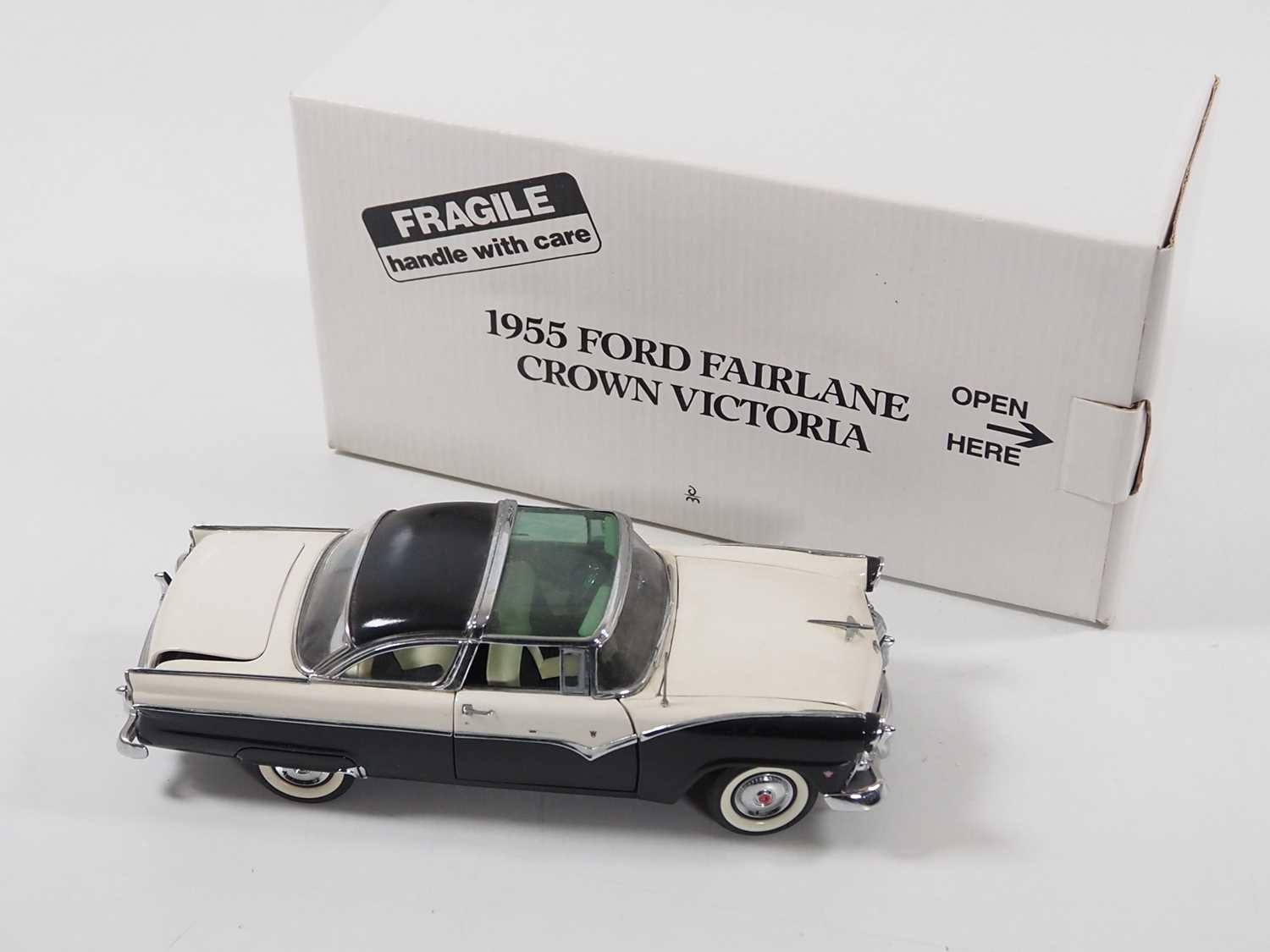 A group of 1:24 scale DANBURY MINT diecast cars to include a 1957 Chevrolet Bel Air and a Ferrari - Image 6 of 7