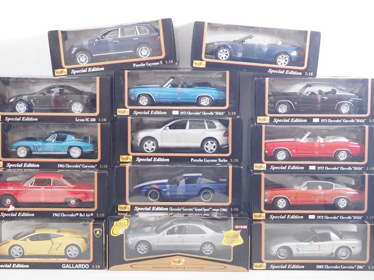 A mixed group of MAISTO 1:18 scale diecast cars - all as new - VG/E in VG boxes (14)