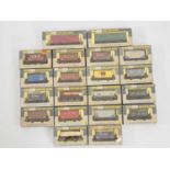 A group of WRENN boxed OO gauge wagons of various types - VG in G/VG boxes (20)