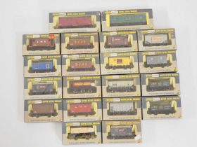 A group of WRENN boxed OO gauge wagons of various types - VG in G/VG boxes (20)