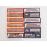 A mixed group of OO gauge coaches by HORNBY and BACHMANN, mostly BR examples - VG in G/VG boxes (