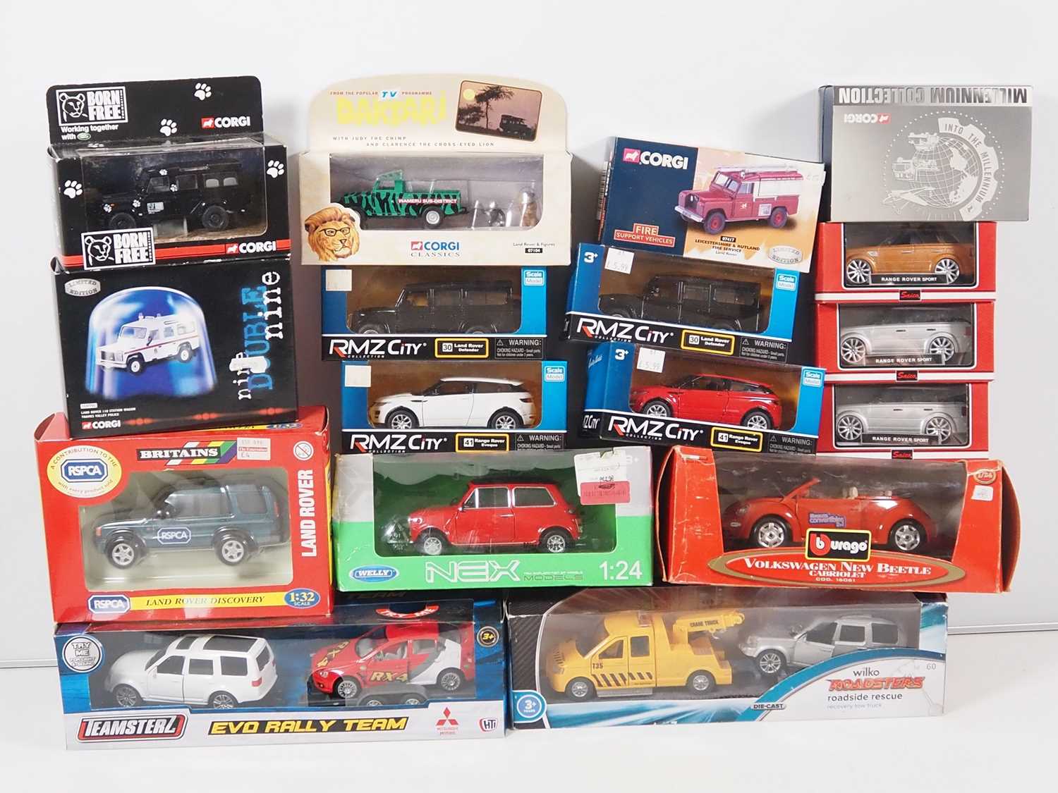 A tray of mixed scale diecast cars by BRITAINS, CORGI and others - VG in G/VG boxes (17)