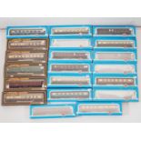 A group of OO gauge coaches by AIRFIX and MAINLINE in various liveries - VG in G/VG boxes (20)