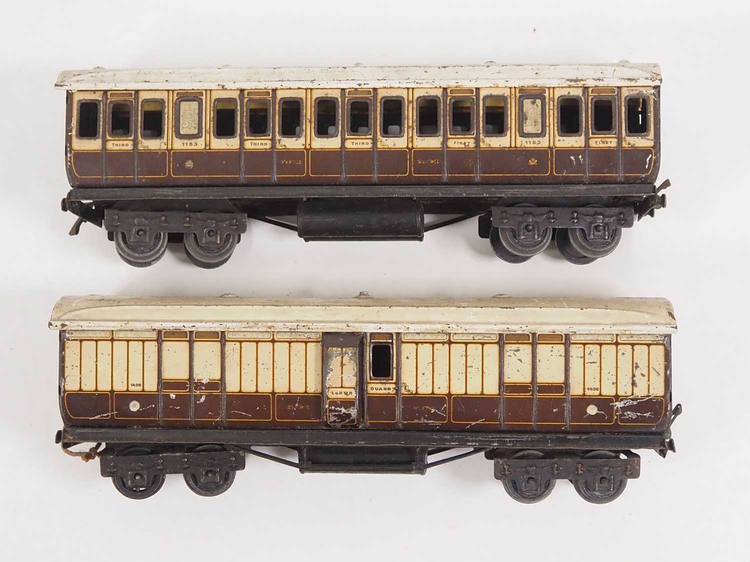 A group of O gauge coaches comprising a pair of MARKLIN LNWR bogie coaches together with a pair of - Image 2 of 3