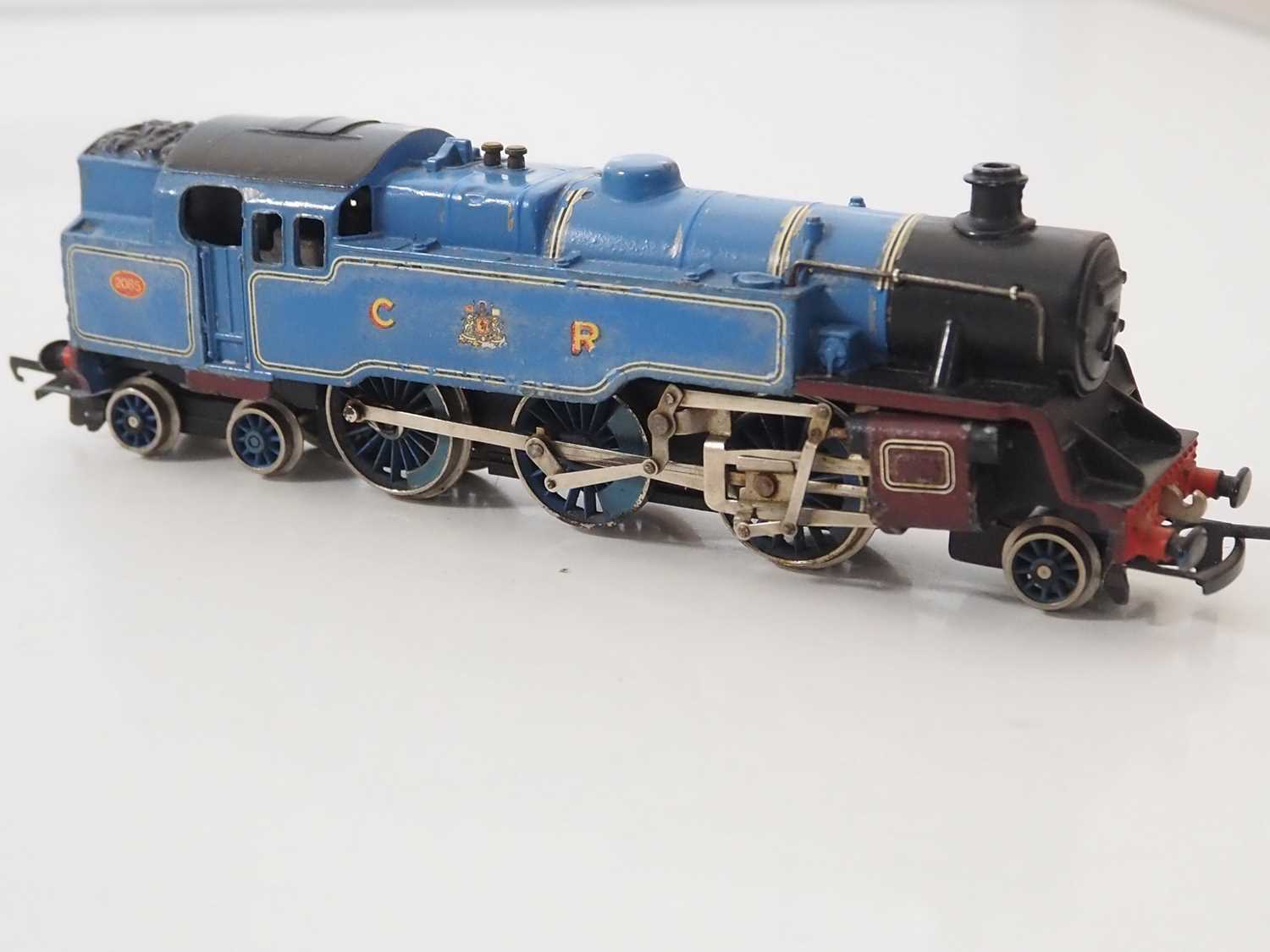 A WRENN OO gauge 2-6-4 steam tank locomotive in Caledonian blue livery together with a FARISH OO - Image 3 of 13