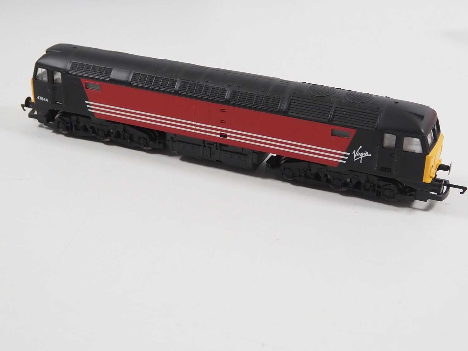 A group of unboxed HORNBY OO gauge diesel locomotives comprising classes 37 and 47 in various - Bild 5 aus 8