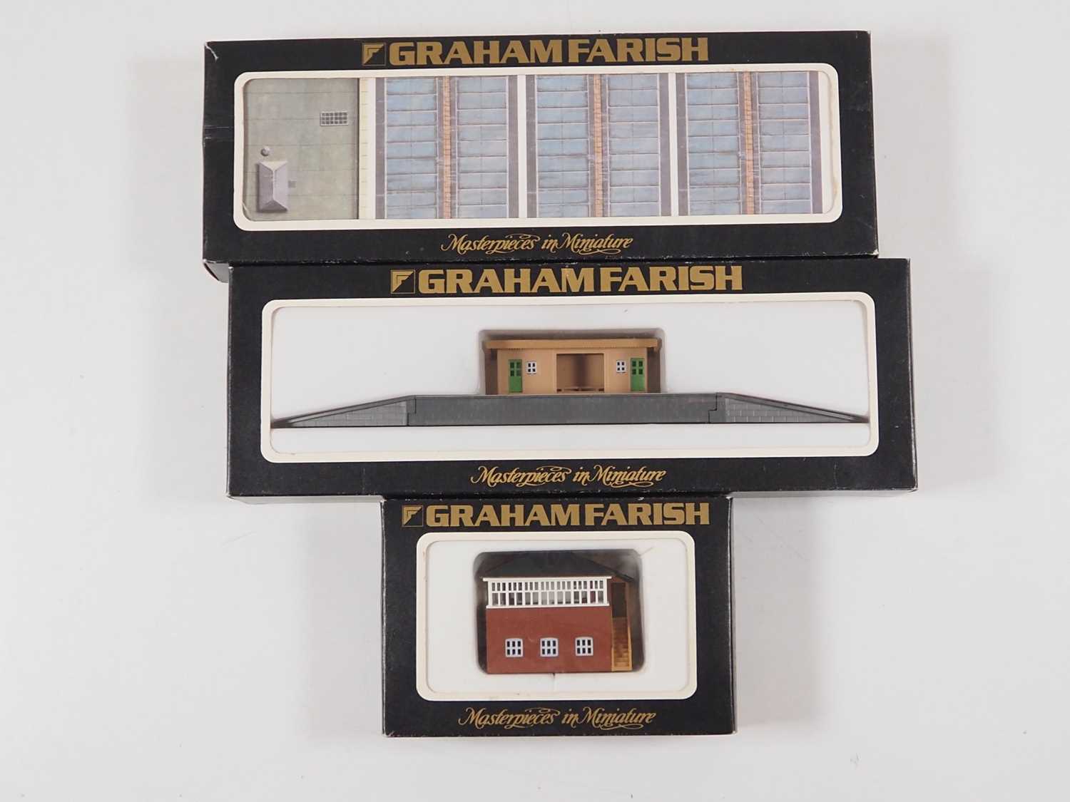 A group of HORNBY MINITRIX and LYDDLE END buildings in plastic and resin in original boxes - Image 2 of 11