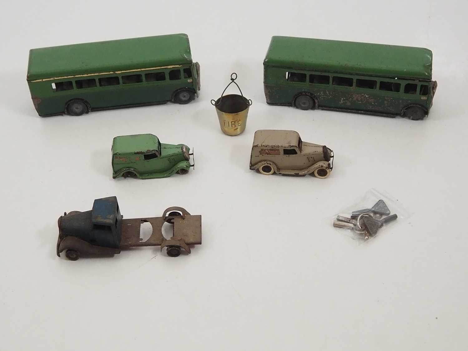 A group of vintage TRIANG MINIC clockwork vehicles comprising 2 x delivery vans, a truck (A/F), 2 - Image 2 of 2