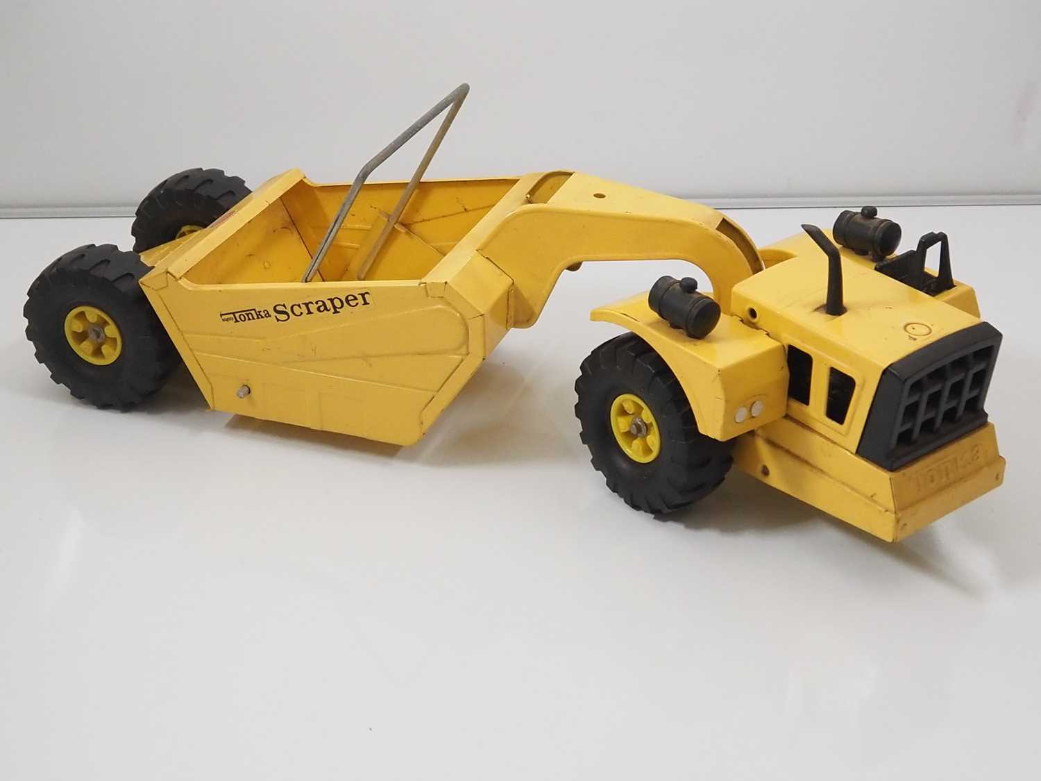 A pair of vintage TONKA pressed steel toys comprising a dump truck and a road scraper - G unboxed ( - Image 2 of 5