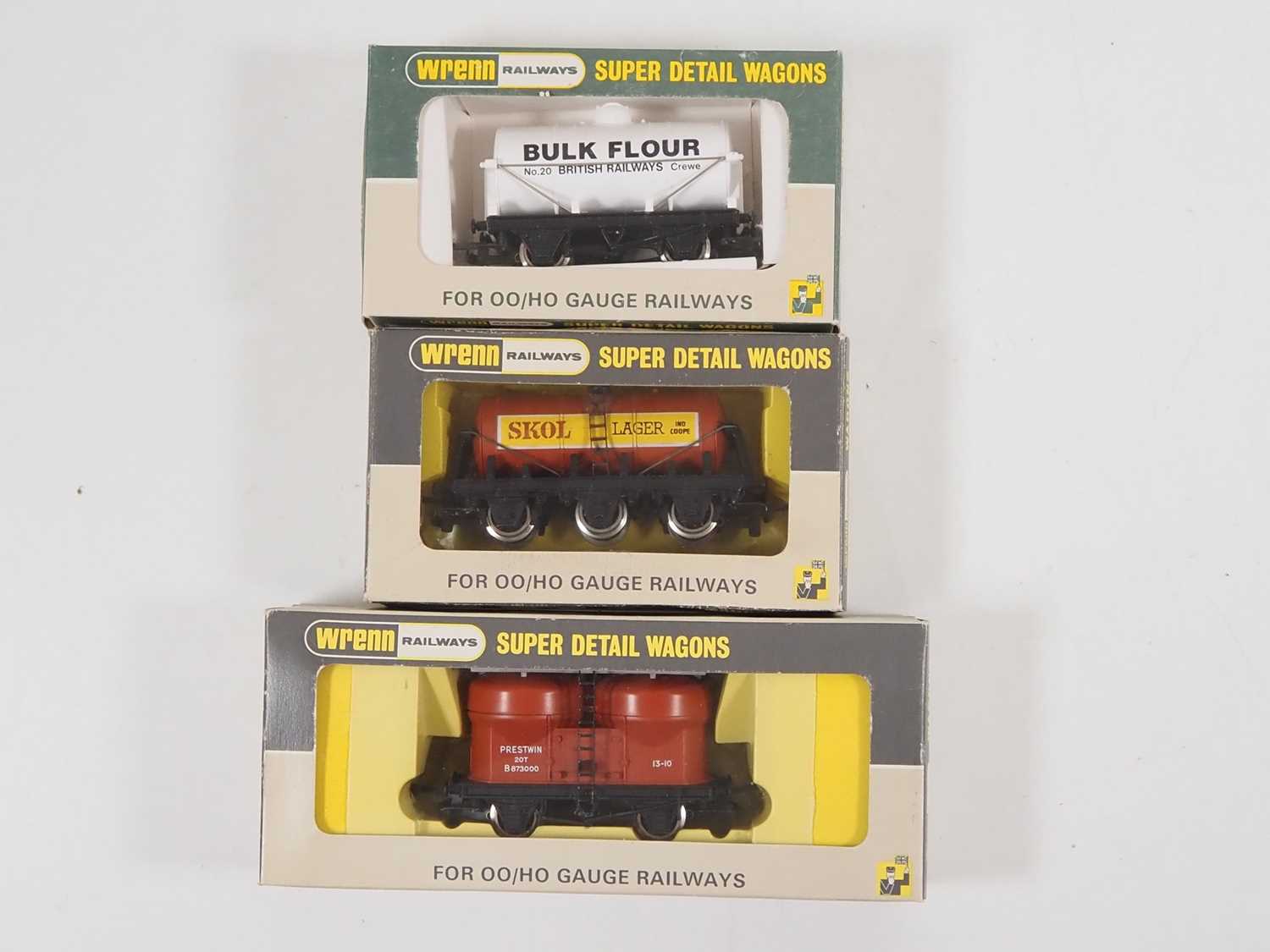 A group of rarer WRENN wagons comprising: W4658X, W5066 and W5104 - VG in G/VG boxes (3)