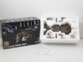 An AOSHIMA / MIRACLE HOUSE 1:72 scale diecast Drop Ship model from the 'Aliens' movie. Appears
