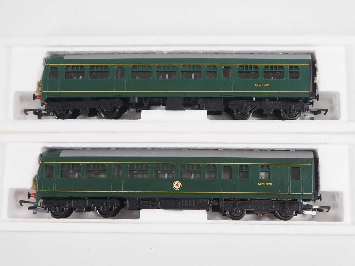 A HORNBY OO gauge 2-car diesel railcar in original box, together with a group of boxed and unboxed - Image 5 of 6
