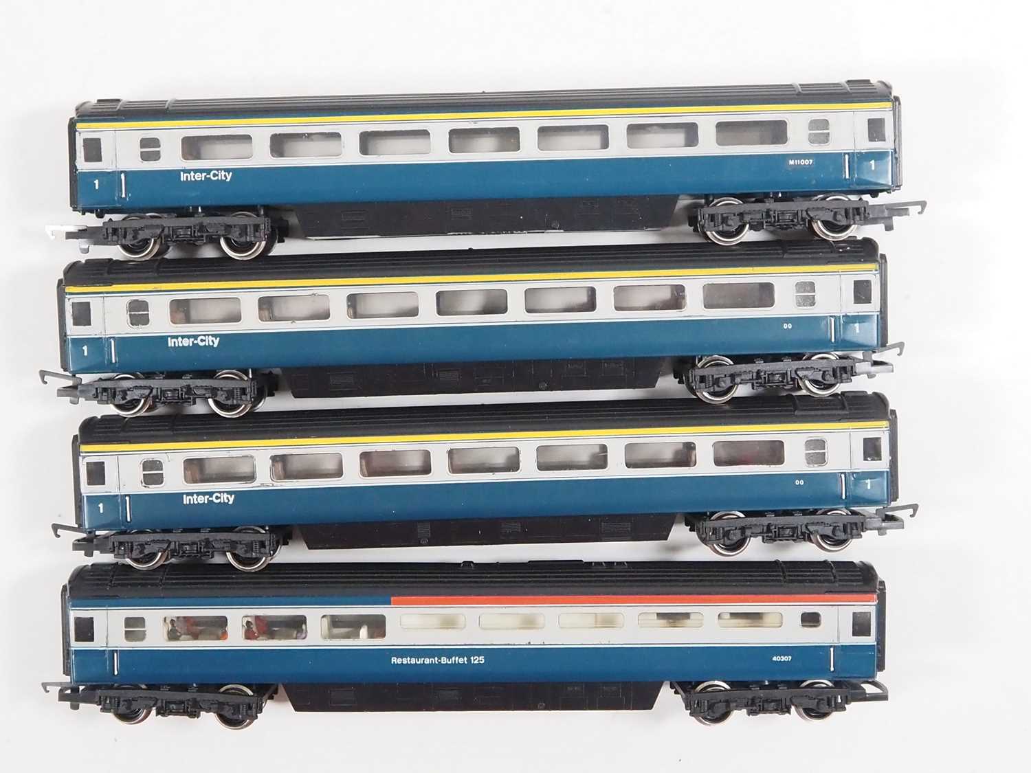 A group of HORNBY OO gauge Intercity 125 power cars and coaches in original blue/grey livery - G/ - Image 2 of 6