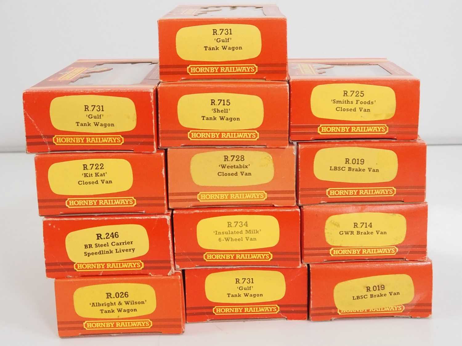 A large group of HORNBY boxed OO gauge wagons of various types - G/VG in G/VG boxes (38) - Bild 4 aus 5