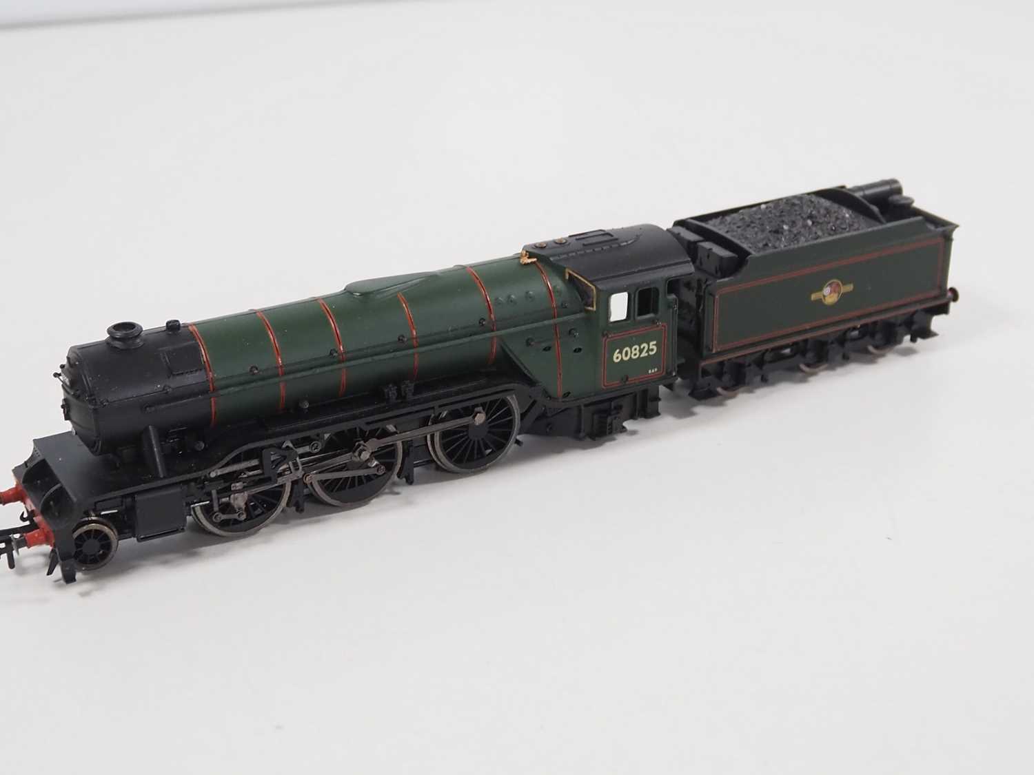 A BACHMANN OO gauge boxed class V2 steam locomotive together with an unboxed HORNBY 'Duke of - Bild 6 aus 8