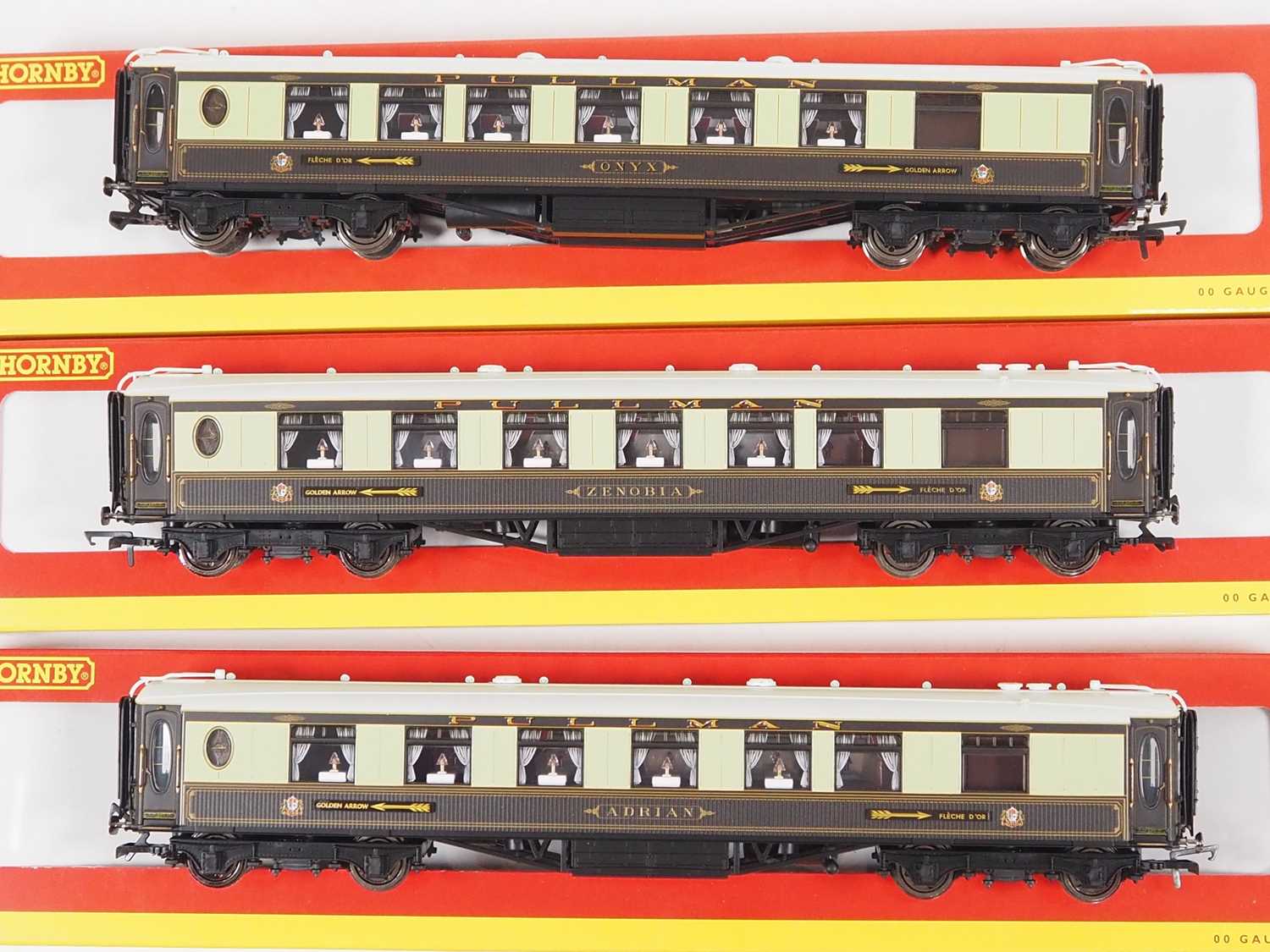 A HORNBY R4196 OO gauge 'The Golden Arrow' add-on triple Pullman car pack - VG/E in VG box - Image 2 of 4