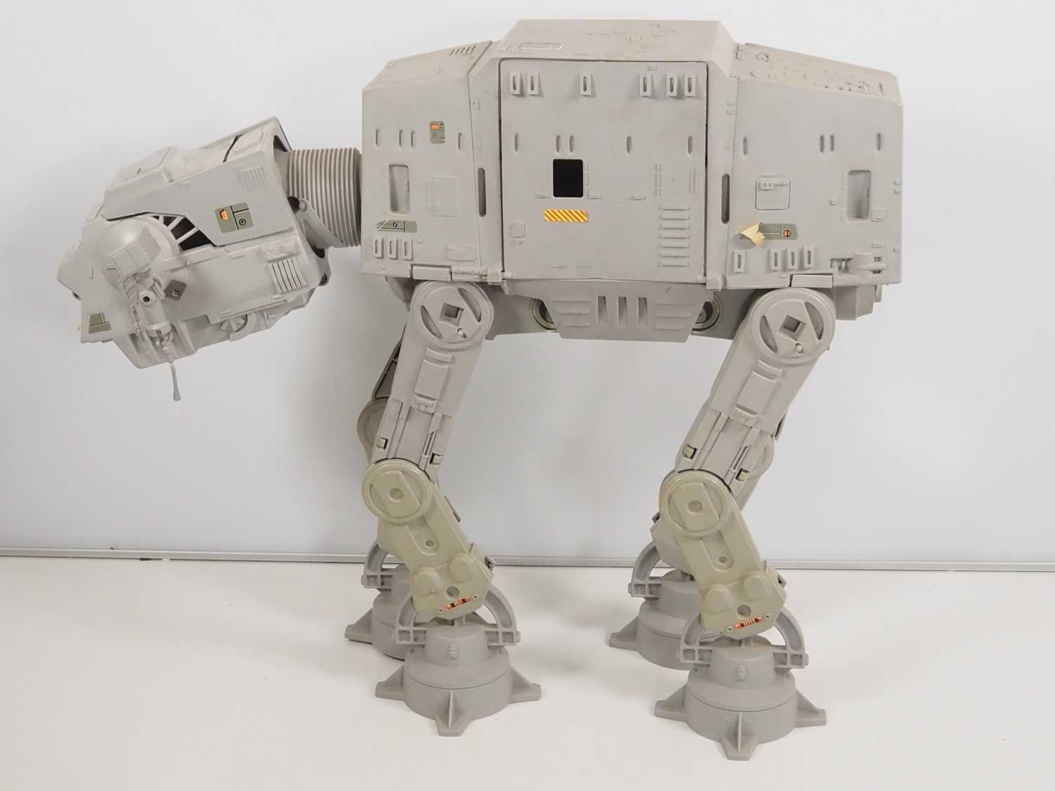 A large group of vintage PALITOY/KENNER Star Wars toys to include a Millennium Falcon, AT-AT and - Image 7 of 12