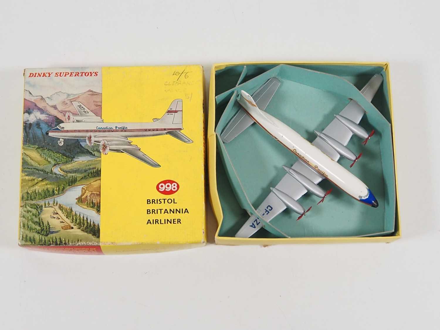 A pair of DINKY diecast aircraft comprising a 998 Bristol Britannia in Canadian Pacific livery in - Bild 4 aus 7