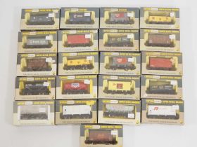 A group of WRENN boxed OO gauge wagons of various types - VG in G/VG boxes (21)