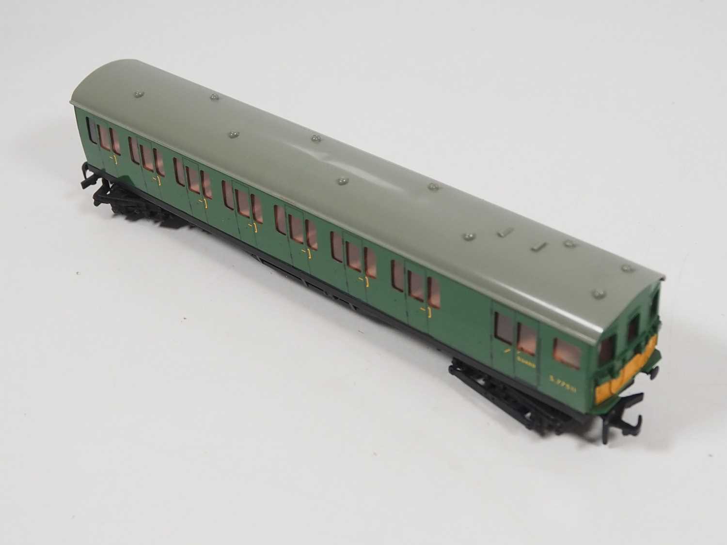A HORNBY DUBLO 3250/4150 3-rail OO gauge BR(S) Electric Motor Coach with Driving Trailer 2 car EMU - Image 3 of 9