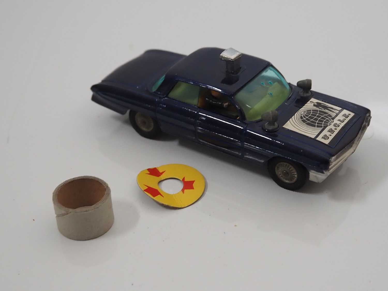 A CORGI 497 diecast Thrush-Buster Oldsmobile from 'The Man From U.N.C.L.E' - blue metallic version - - Bild 3 aus 8