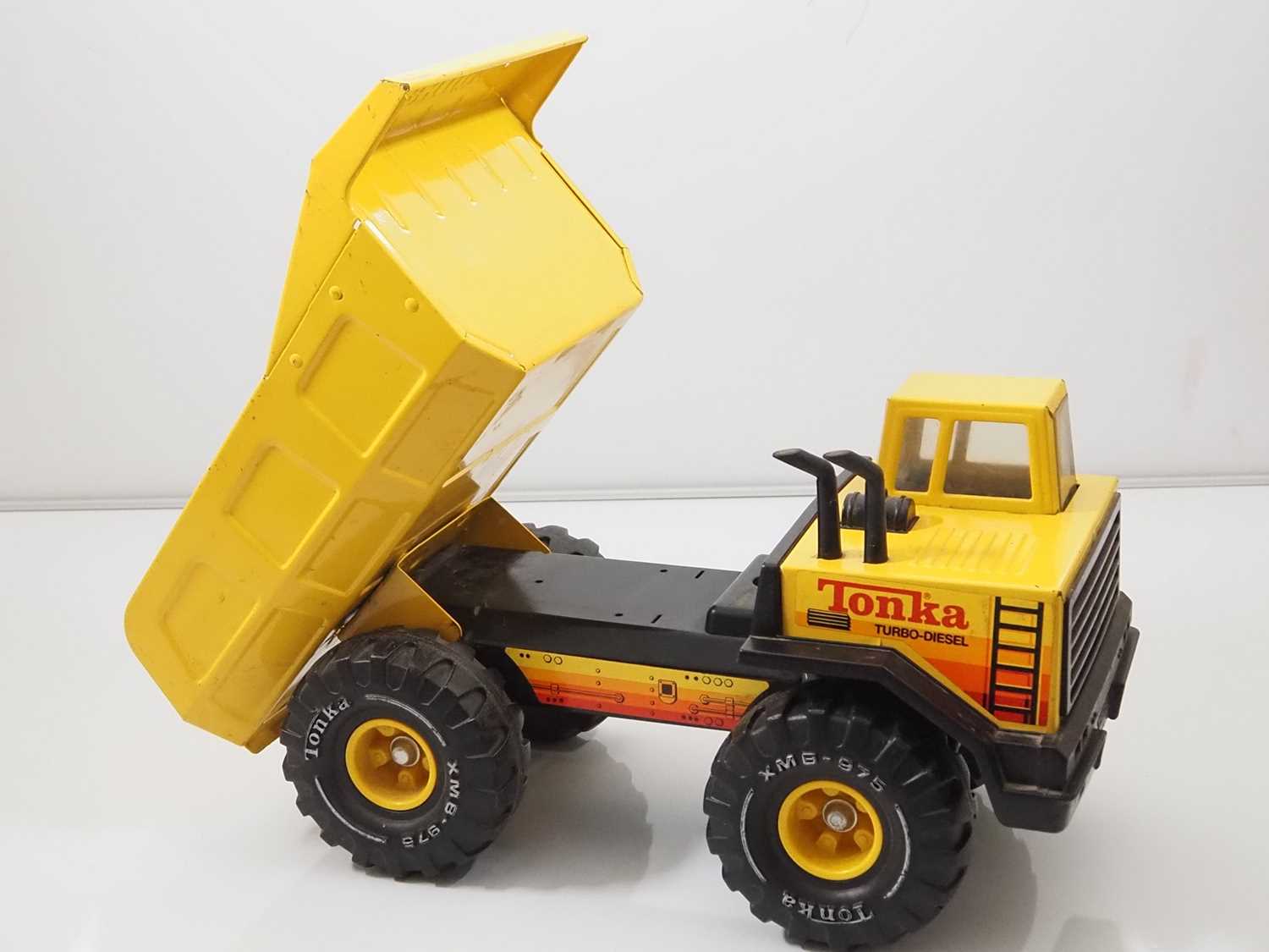 A pair of vintage TONKA pressed steel toys comprising a dump truck and a road scraper - G unboxed ( - Image 5 of 5