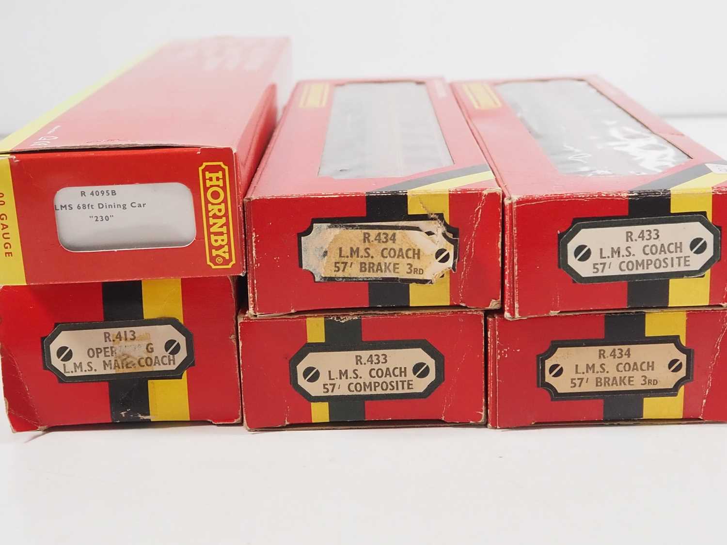 A quantity of OO gauge boxed and unboxed passenger coaches by HORNBY - G/VG in generally G boxes ( - Bild 9 aus 9