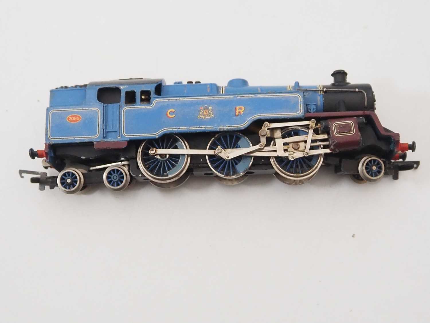 A WRENN OO gauge 2-6-4 steam tank locomotive in Caledonian blue livery together with a FARISH OO - Image 8 of 13
