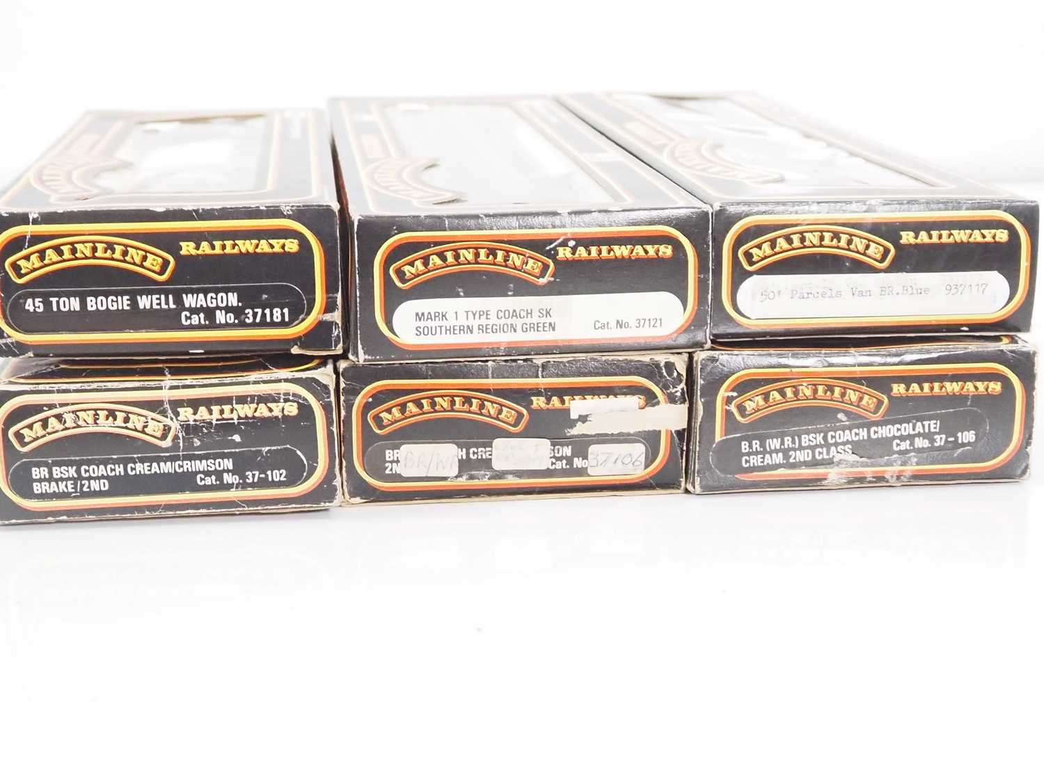 A group of MAINLINE boxed OO gauge coaches, vans and wagon - VG in G/VG boxes (17) - Image 3 of 4