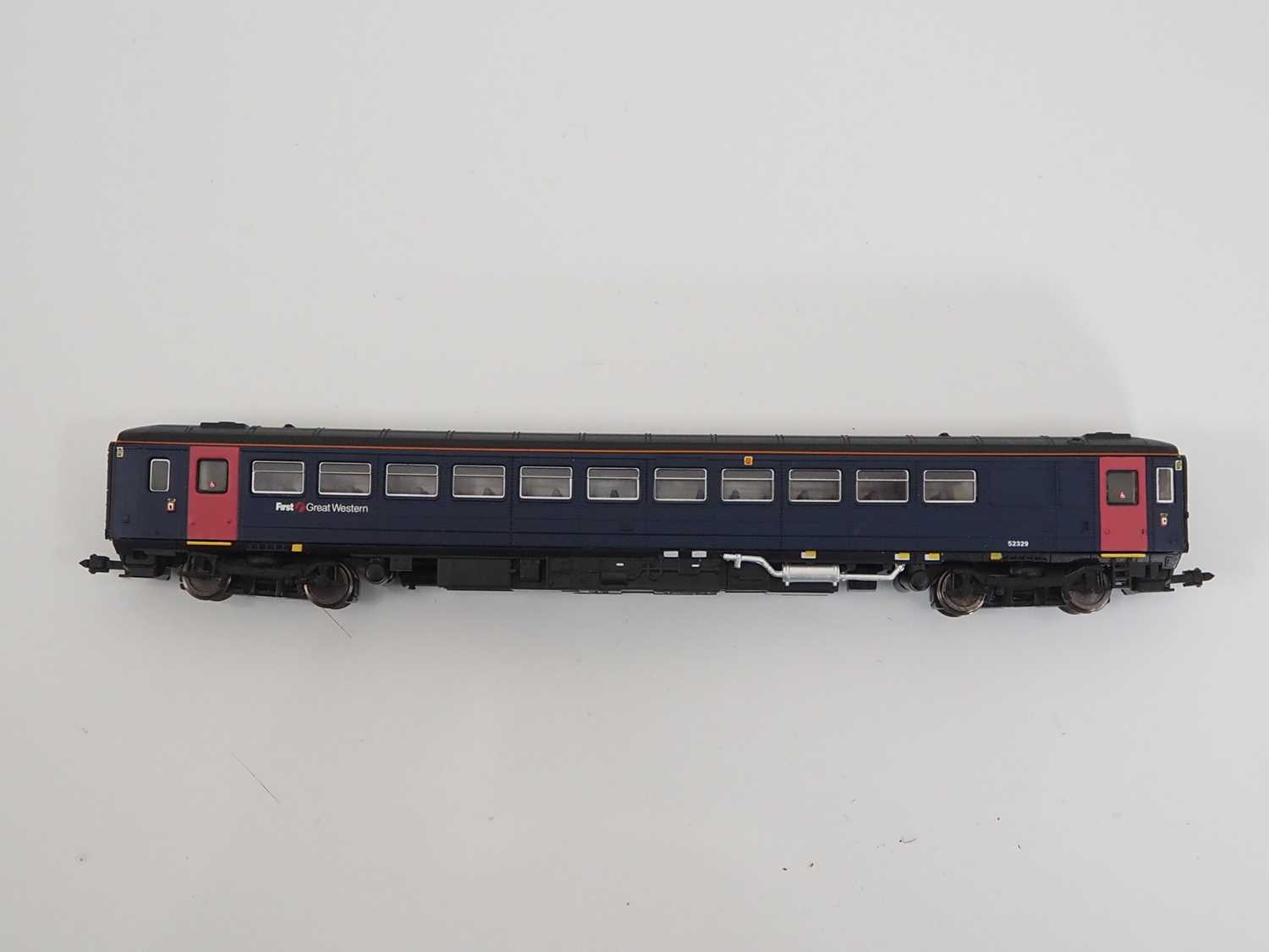 A GAUGEMASTER (by DAPOL) N gauge class 153 single car railcar in First Great Western livery - VG/E - Image 2 of 5