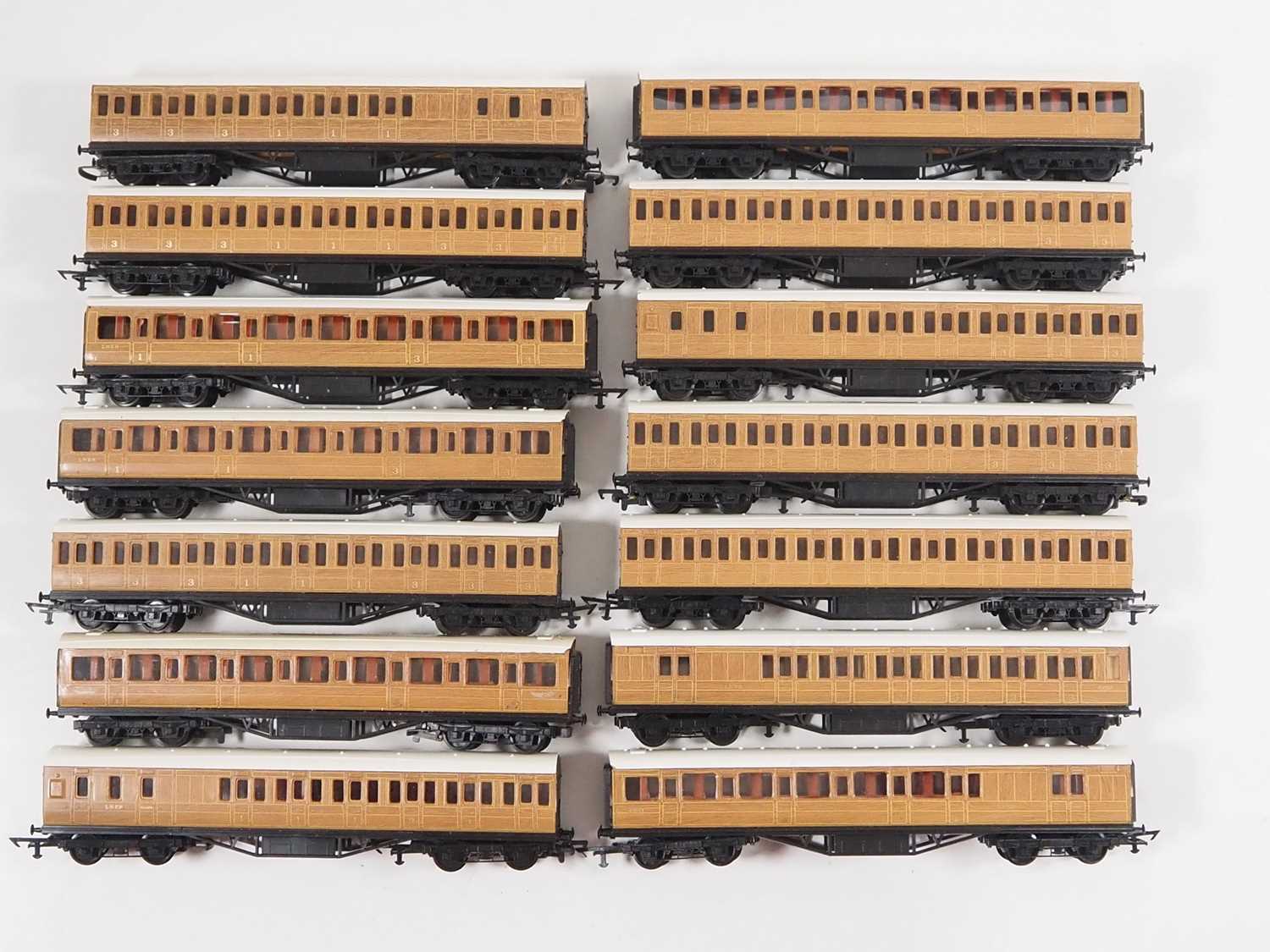 A group of unboxed OO gauge coaches by FARISH, HORNBY and others - G/VG unboxed (34) - Bild 5 aus 5