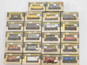 A group of WRENN boxed OO gauge wagons of various types - VG in G/VG boxes (22)