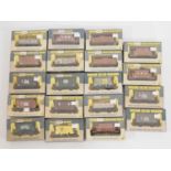 A group of WRENN boxed OO gauge wagons of various types - VG in G/VG boxes (19)