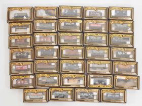 A group of MAINLINE OO gauge wagons of various types - G/VG in G boxes (34)