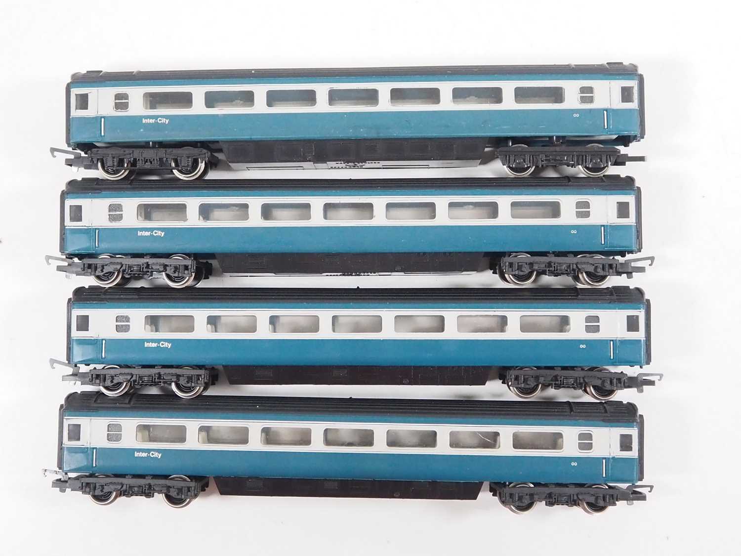 A group of HORNBY OO gauge Intercity 125 power cars and coaches in original blue/grey livery - G/ - Image 3 of 6