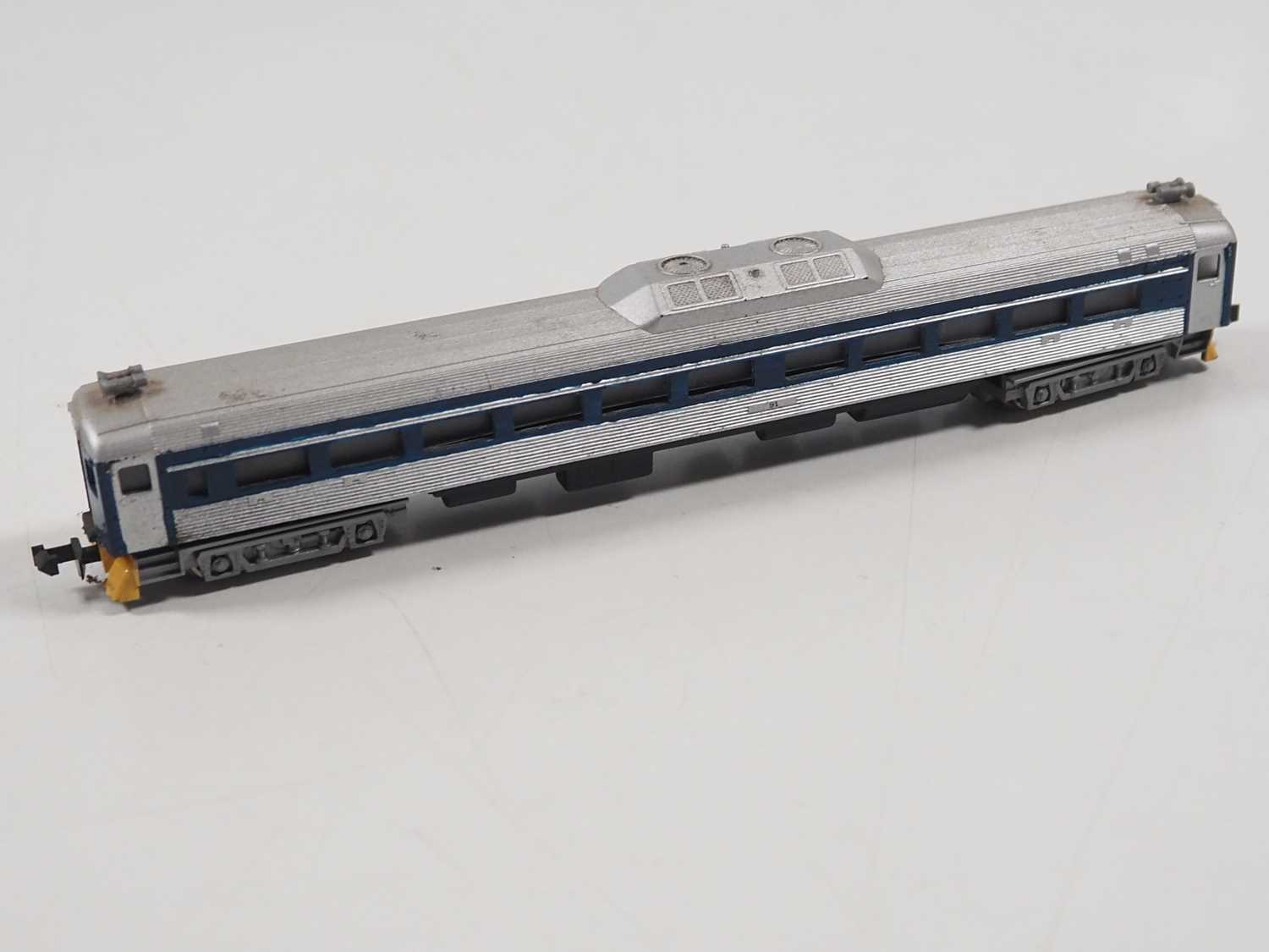 A pair of N gauge CON-COR American outline Budd RDC railcars comprising a powered and dummy version, - Bild 4 aus 9