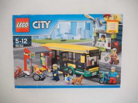 LEGO CITY 60154 - Bus Station - Appears complete in original box - Packet 1 still sealed, Packet 2