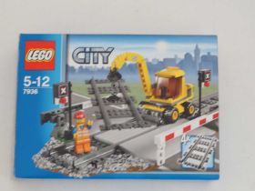 LEGO CITY 7936 Level Crossing - appears complete in original box - vehicle has been built, Part 2