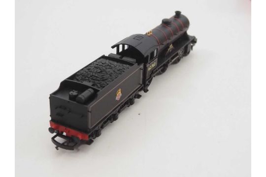 A pair of HORNBY OO gauge steam locomotives comprising R2784X Class A4 'Mallard' (DCC fitted) in - Image 6 of 13