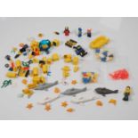 LEGO - A selection of DIVERS or AQUAZONE parts, accessories and mini figures (Q)