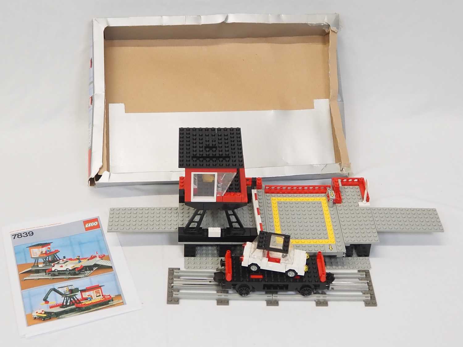 LEGO - TRAIN #7839 - 12v Car Transport Depot - Some parts with internal box, printed instructions no