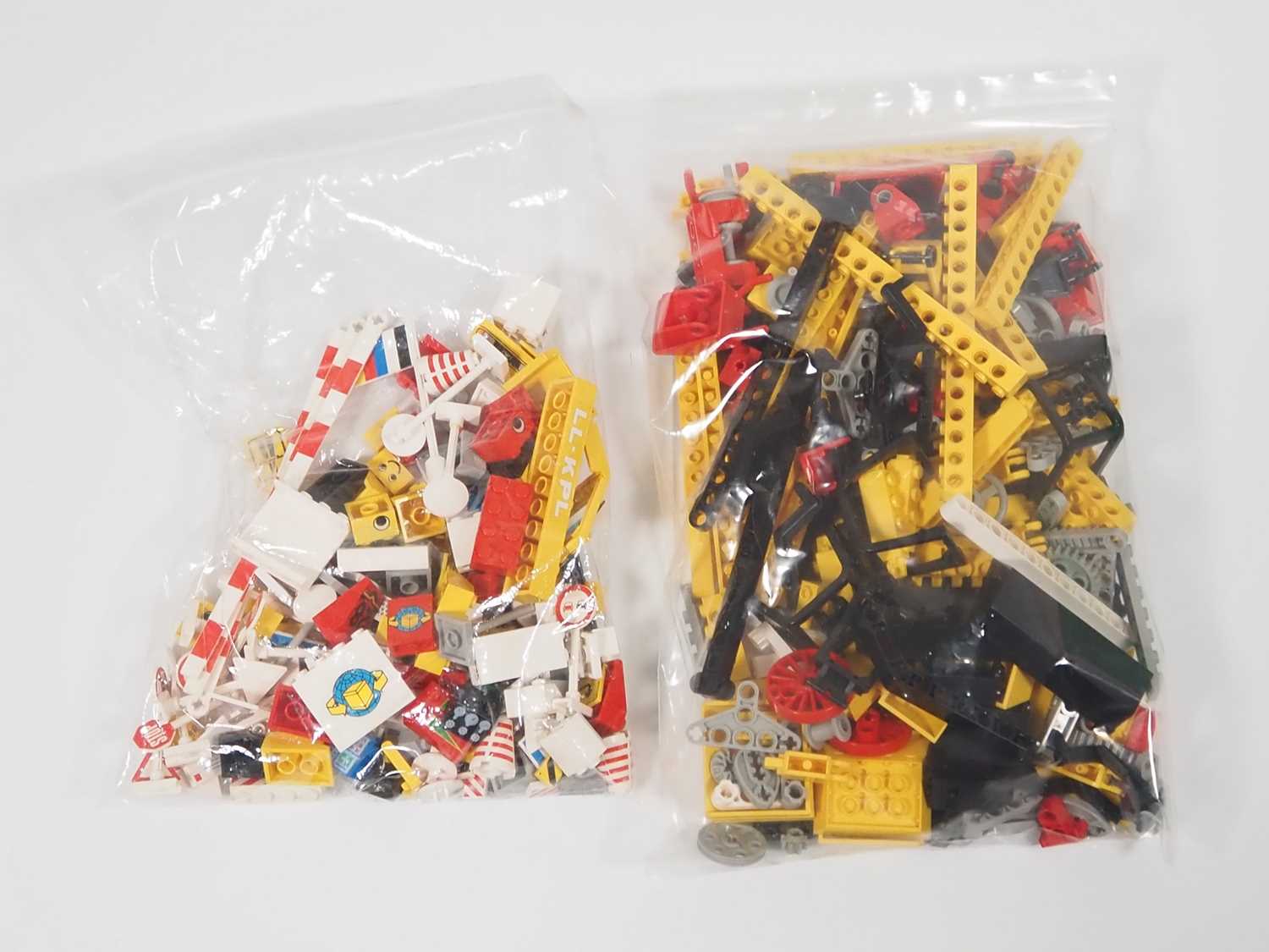 LEGO - A selection of CONSTRUCTION, TRAFFIC, RAILWAY, RACING etc parts and accessories including