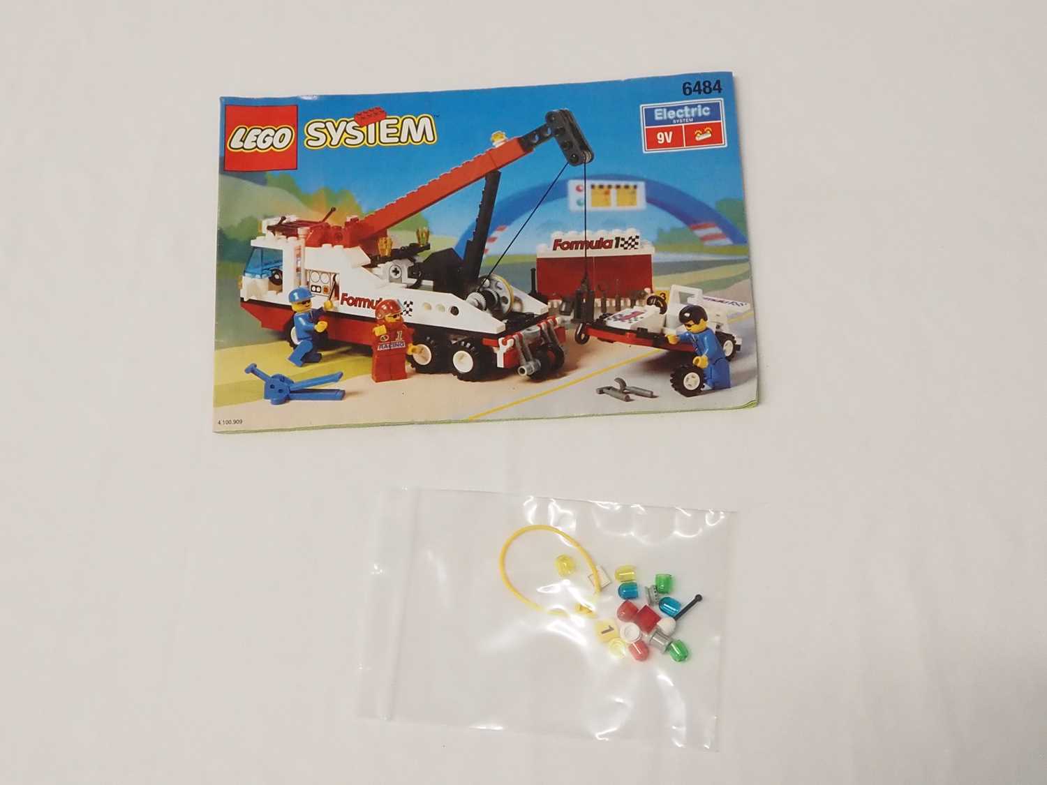 LEGO - CLASSIC TOWN #6484 F1 Hauler - 9V Electric System, appears complete with instructions, - Image 4 of 5