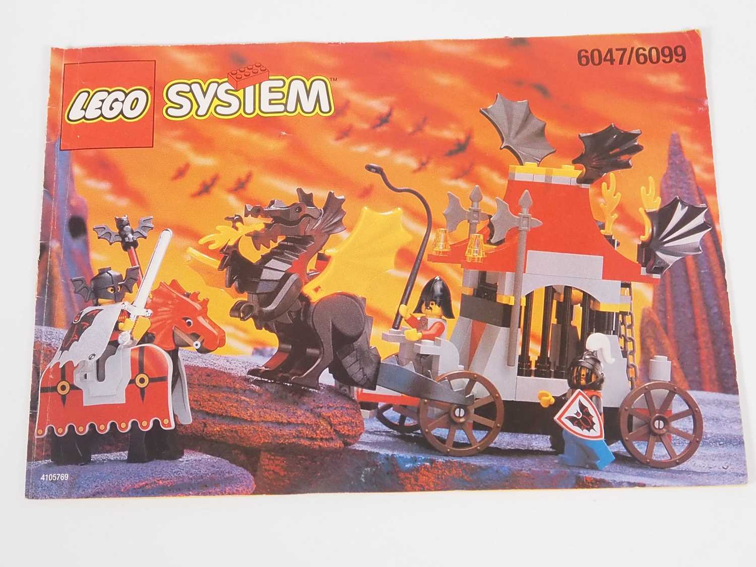 LEGO - CASTLE - A group of three Fright Knights sets comprising #2872 Witch and Fireplace (part - Image 4 of 5