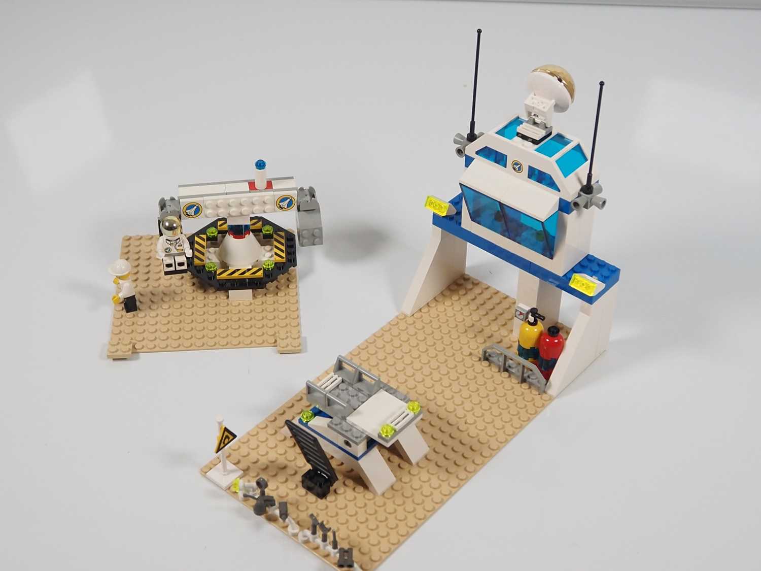 LEGO - TOWN #6455 Space Port - Space Simulation Station - complete with instructions and box - Image 5 of 6